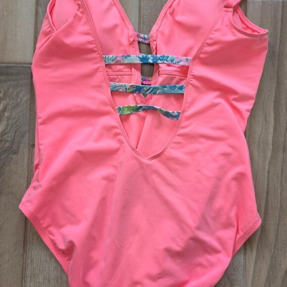 Lilly Pulitzer Swimsuit One Piece Jaspen Lillys Coral Size 14 Beach Vacation - Picture 2 of 3